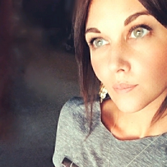 Meet your Posher, Jessica - Picture 1 of 1